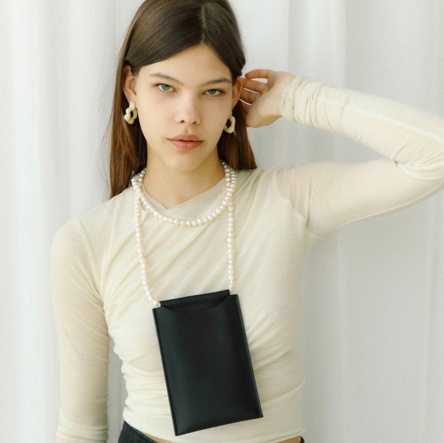 Phone Pearl Pouch